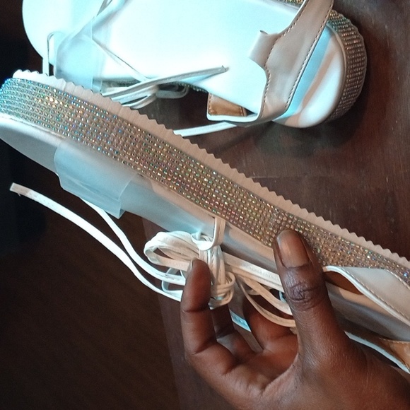 Wrap Around Sandals - Picture 5 of 6